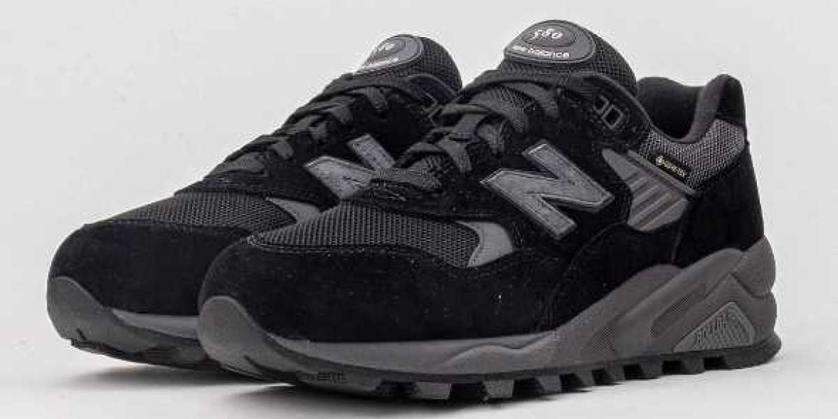 The New Balance 580, for the first time ever, beautifully integrates GORE-TEX material in its design! It's fresh on