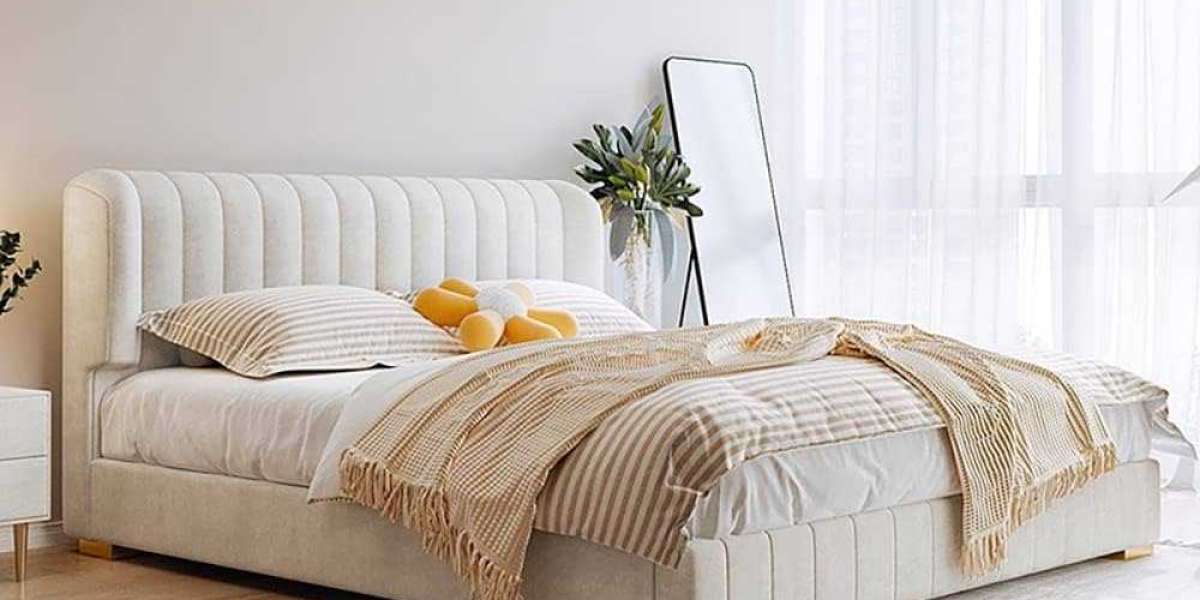 How to Decorate a Bedroom with a Queen Size Bed