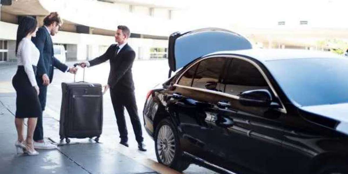 Reliable Taxi Services: Central London to Gatwick Airport and Birmingham