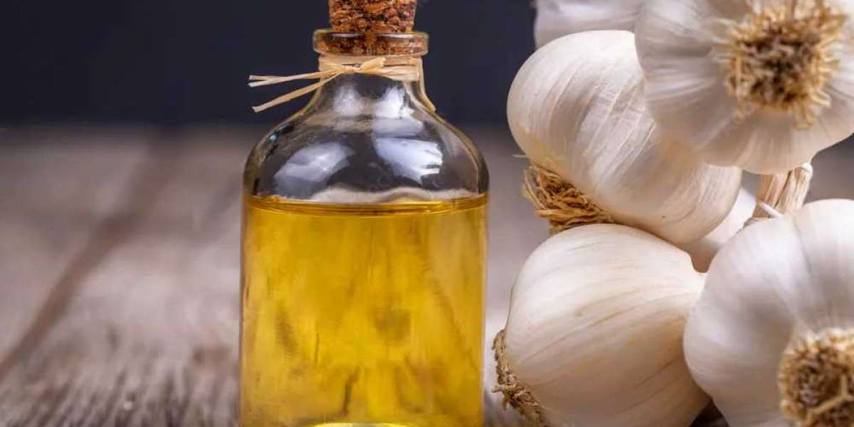 Garlic Oil Bulk Manufacturer: Premium Quality Garlic Oil from Essential Oils